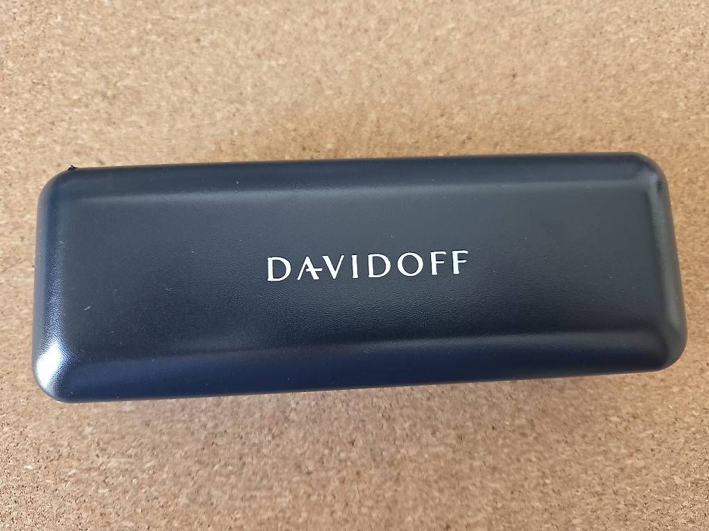 Autres vêtements & accessoires: Hardcase-Brillenetui von Davidoff – D'occasion à Maienfeld par ale_rm87