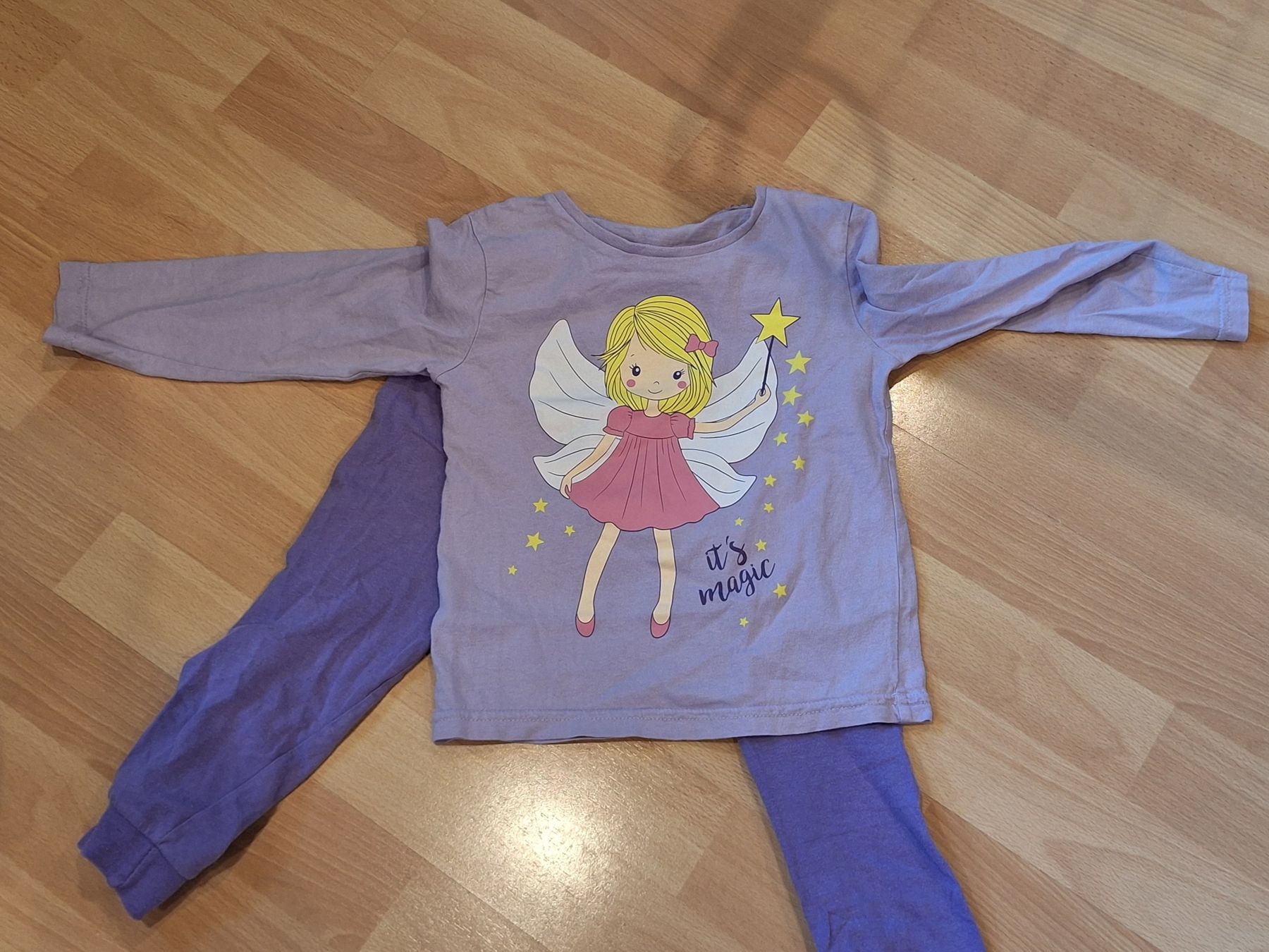 Pyjamas & Ähnliches: Mädchen Schlafanzug, 98/104  – Gebraucht aus Oberägeri von run_cj6q