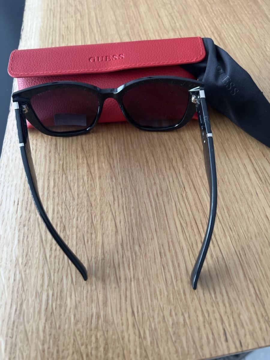 Guess Brillen & Gläser: Sonnenbrille Guess schwarz neu mit Etui – Neu und originalverpackt aus Brislach von GiusiE 1