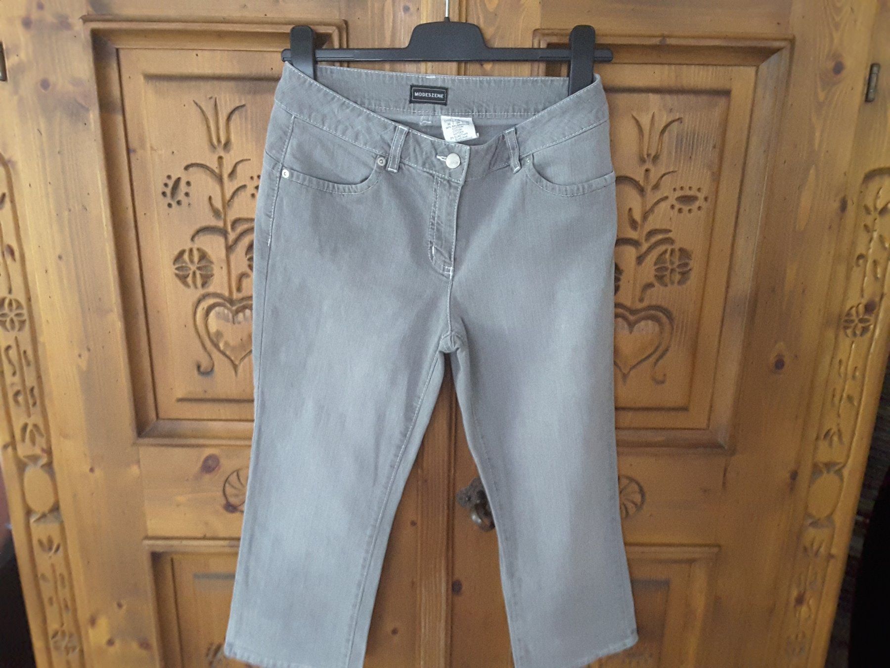 Pantaloni: Damenhosen Gr.36  in 7/8 Länge – Usato da Boppelsen venduto da tigimohrli