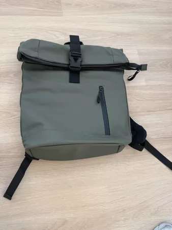 Sac à dos vert olive état neuf