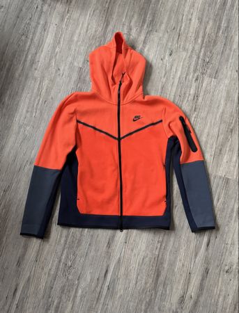 Nike Tech Fleece in Orange Grösse M