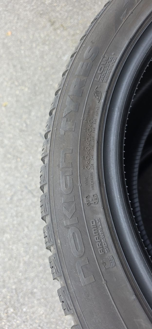 Nokian Pneus & Roues: Winterpneu 255/45/R20 M+S – D'occasion à herzogenbuchsee par jamma01 2