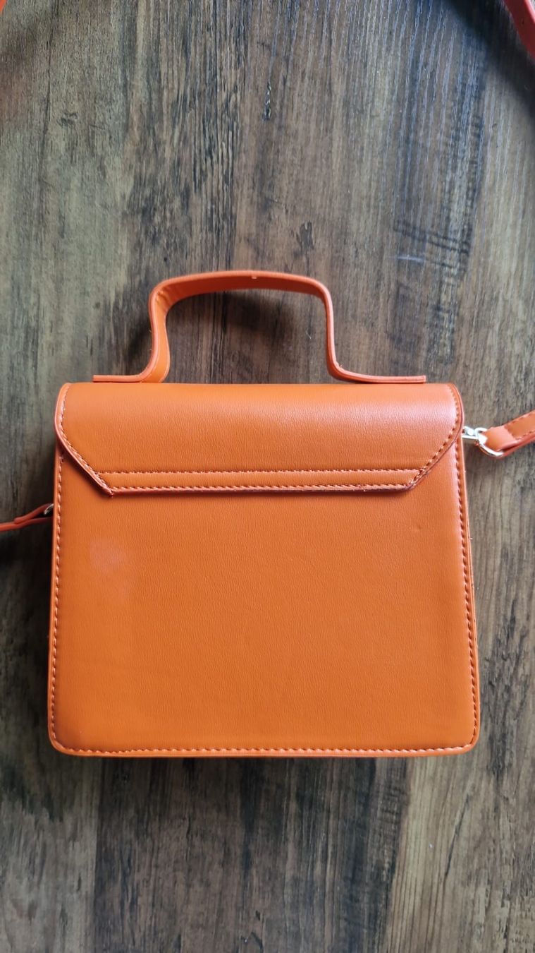 Borse da donna: Trendige orange Handtasche – Usato da Thun venduto da abi_g9fg 1