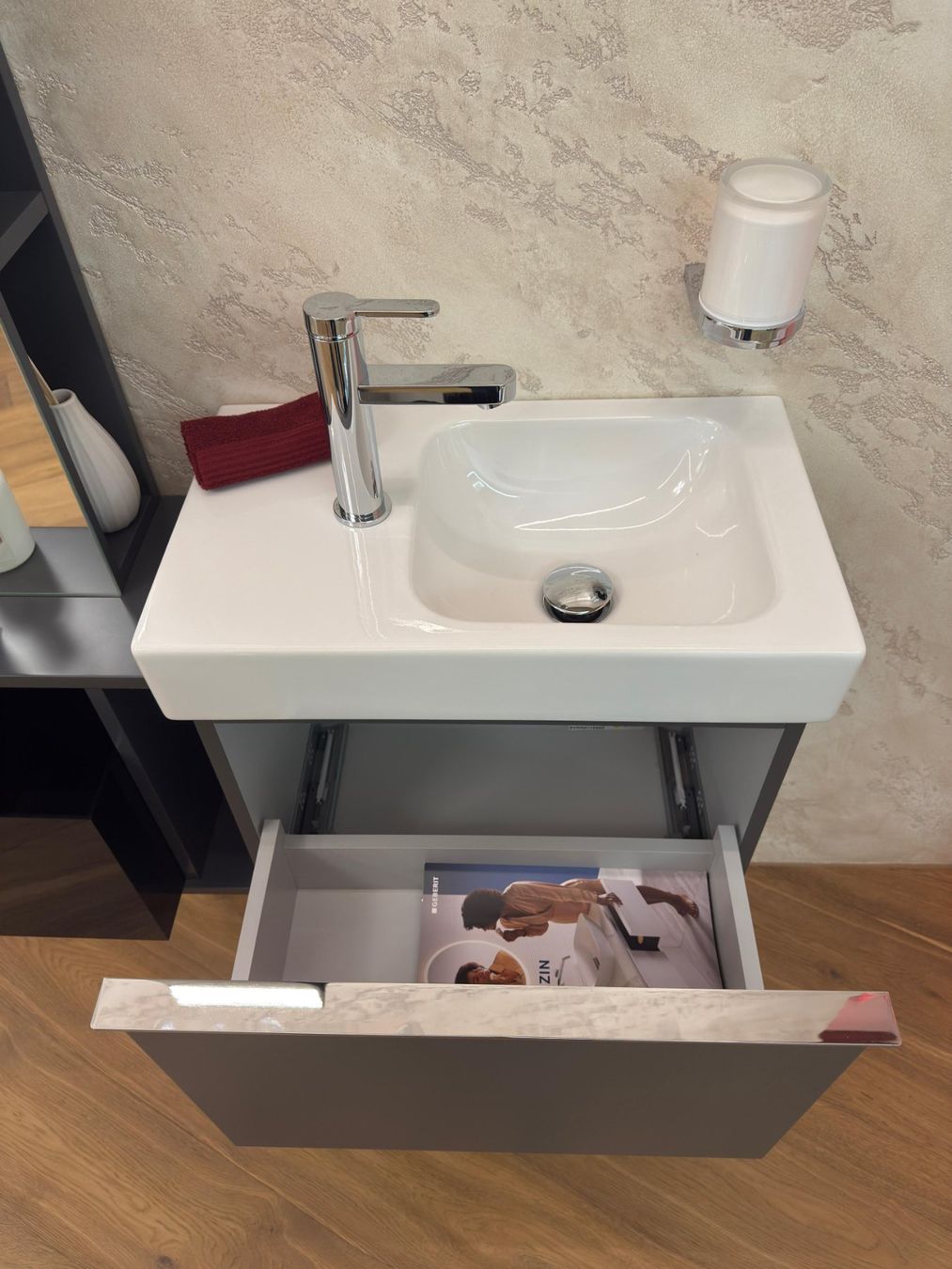 Geberit Mobili per bagno: Badmöbel Gästebad Geberit – Nuovo (secondo la descrizione) da Vaduz venduto da OHT_9490 2