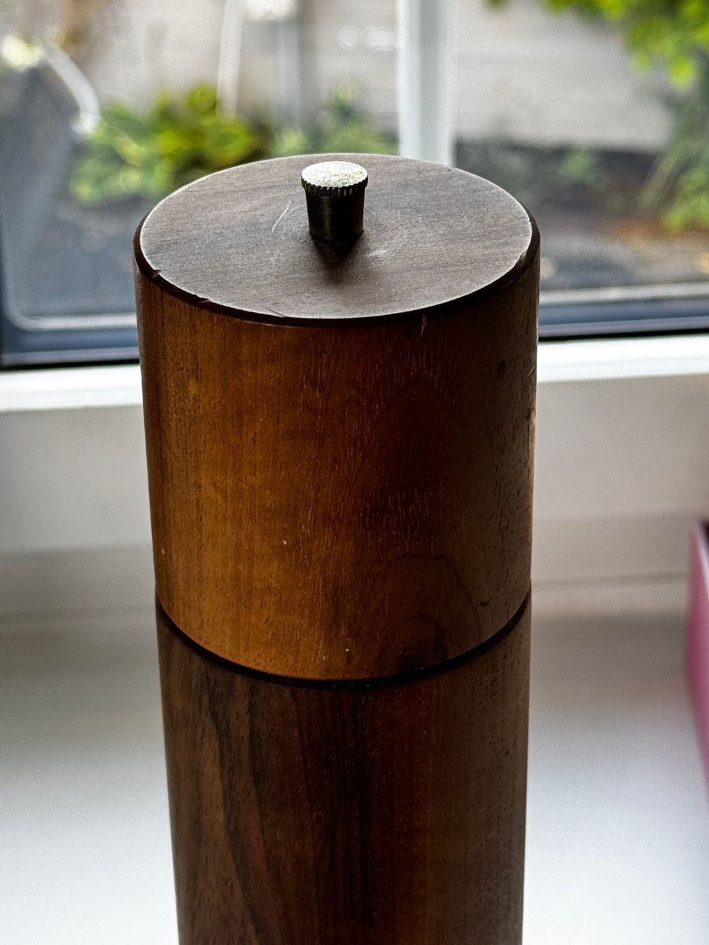 Elettrodomestici da cucina: Edle extra grosse Pfeffermühle in Nussbaum Holz, 40cm Höhe – Usato da Baar venduto da qsi2005 1