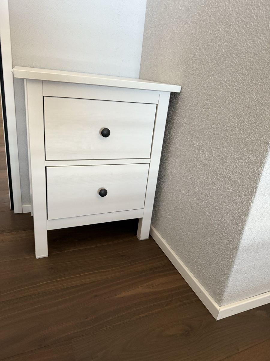 Tables de nuit: Ikea Nachttisch  – D'occasion à Riken AG par fha_bzh8