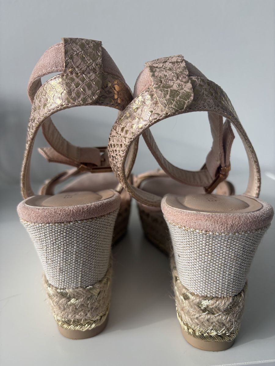 Damenschuhe: Plattformsandaletten Gr 38  – Gebraucht aus Othmarsingen von che_n8zz 2