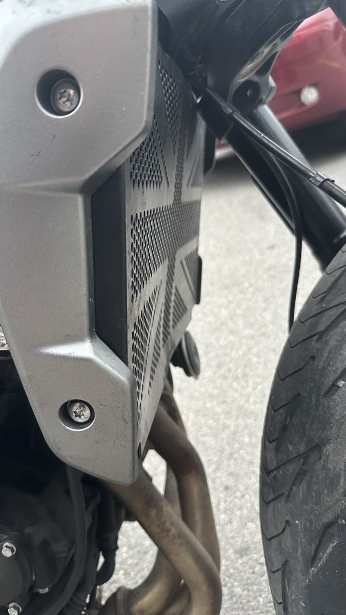 Triumph Strasse: Trimph Trident 660 ACCIDENTEE (2021) – Defekt aus Crissier von hadrien_lp 5
