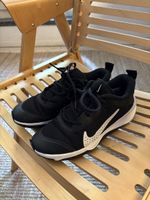 Nike Hallenschuhe 37.5