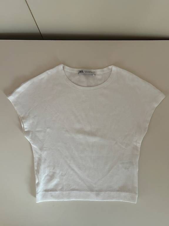 Tops: ZARA Weisses Top Eng Figurbetont Gr. M – Gebraucht aus winterthur von HappyFindsCH 4