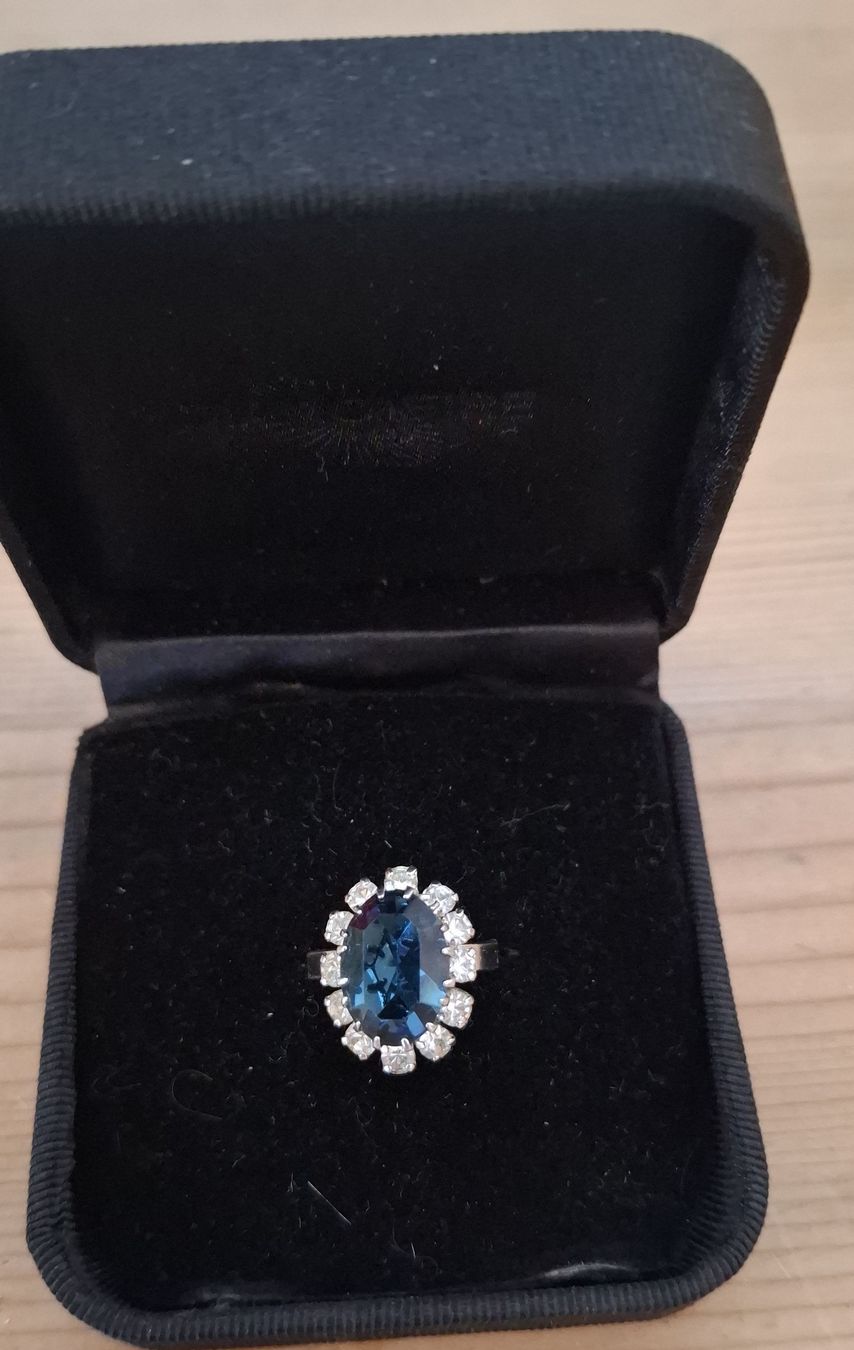 Ringe: Ring mit blauem Stein – Gebraucht aus Buochs von regenbogen7365