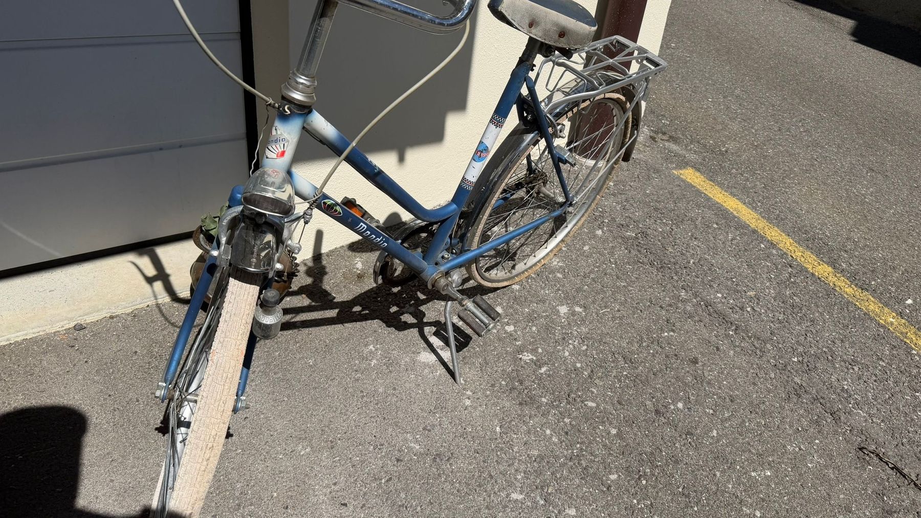 Mondia Velos: Vélo Mondia vintage bleu, à restaurer – Defekt aus Collonges von 2D_Collector 1