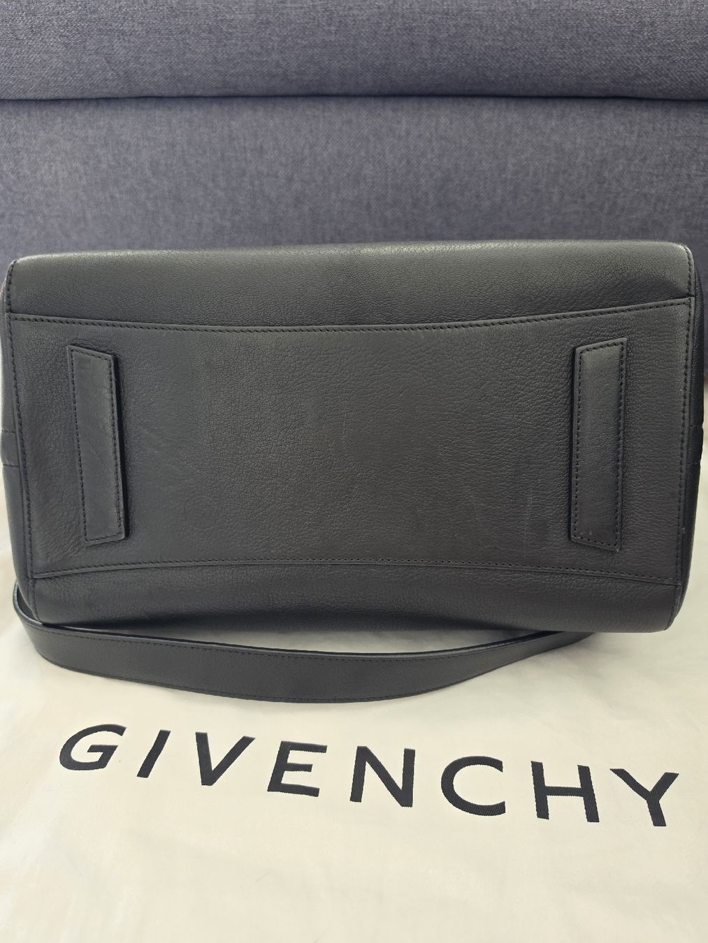 Givenchy Borse da donna: Sac à main Givenchy Noir cuir bon état – Usato da Nyon venduto da mar_f7ws 2