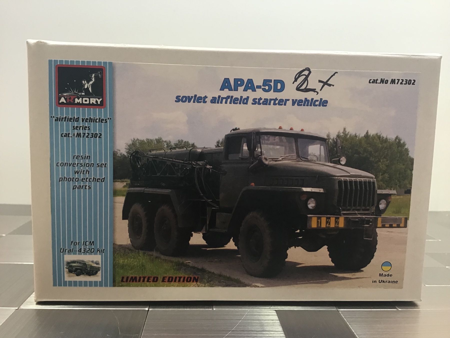 Autocarri: ARMORY APA-5D No M72302 – Usato da Männedorf venduto da Modell-Spezialisten 1