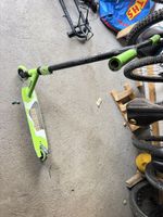 Stunt Scooter Base grün schwarz gebrauchter Zustand