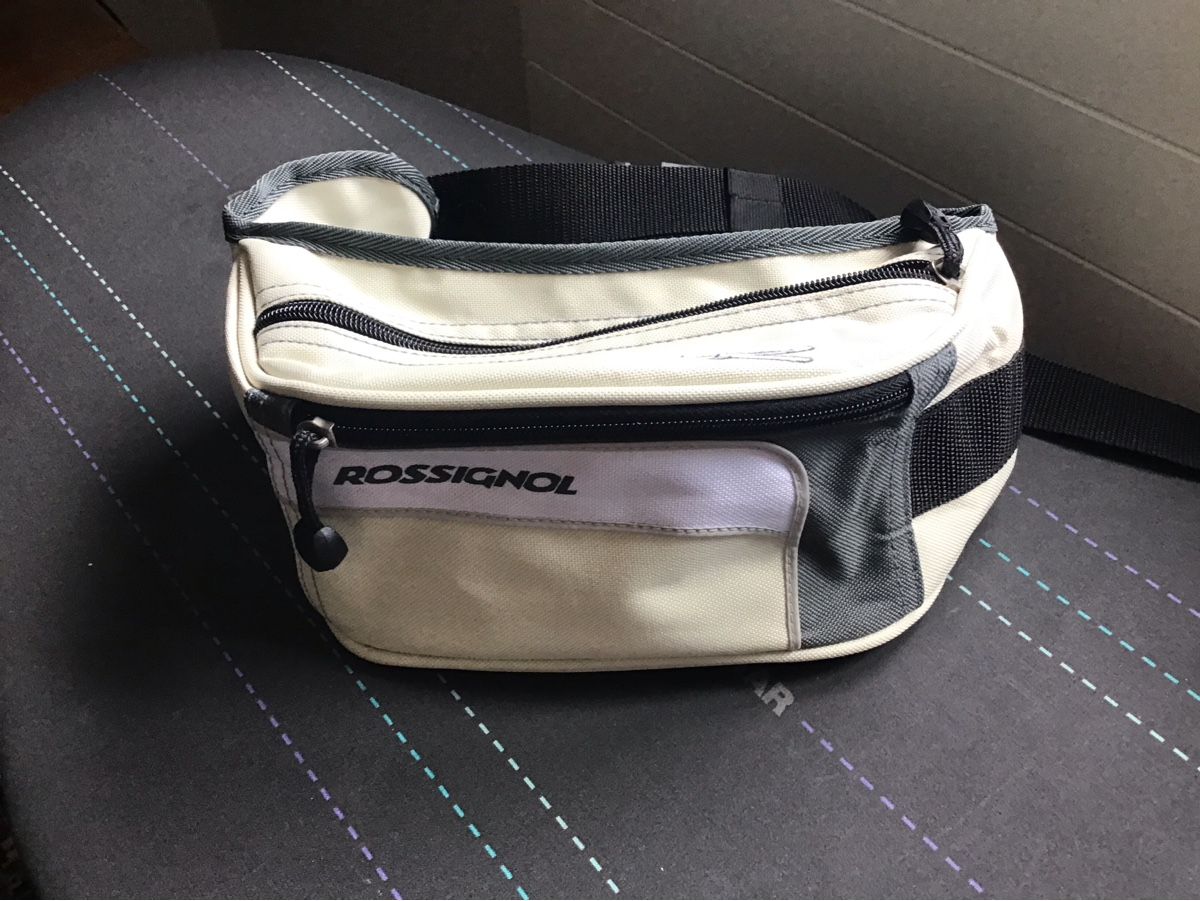 Altro in  Abbigliamento & Accessori: Sac banane Rossignol beige et gris neuf – Usato da Laufen venduto da Babouche4242