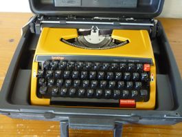 Schreibmaschine Vintage Brother Deluxe 262TR schönes orange