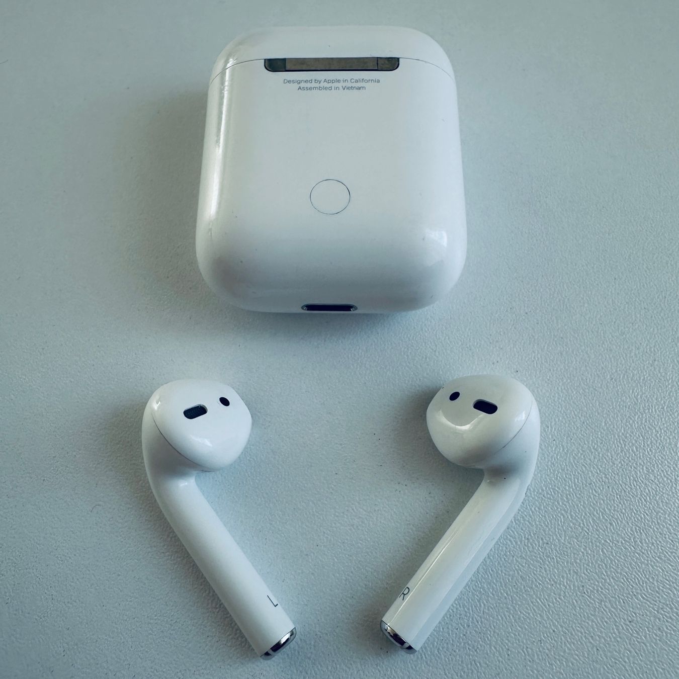 Apple Cuffie: Original Apple AirPods 2 Kopfhörer Wireless Lightning Kabel – Usato da Basel venduto da MY.AIRPODS.SHOP 6