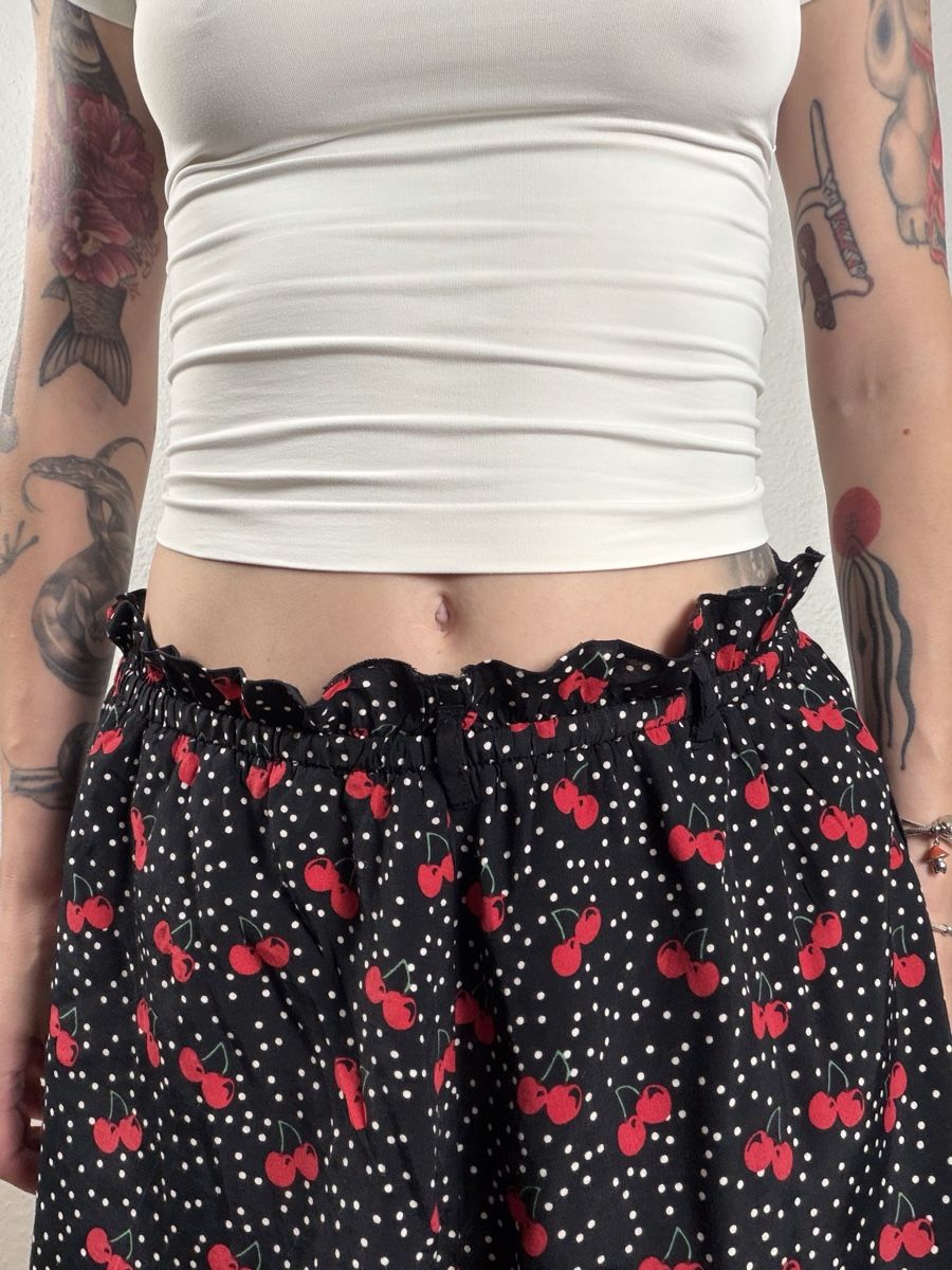 Gonne: Atmosphere Cherry Print Skirt  – Usato da Knonau venduto da Grapesvintage 3