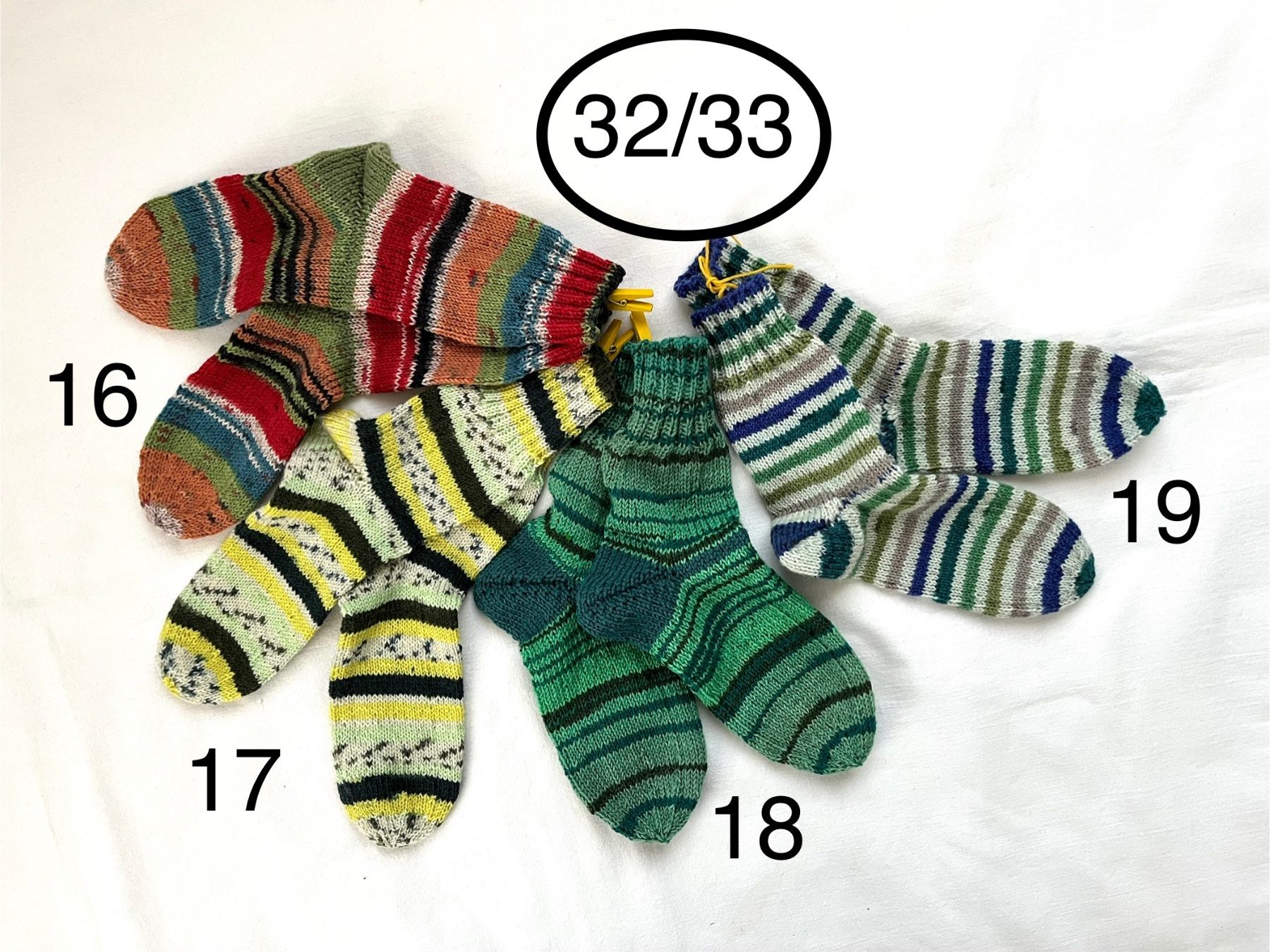 Calze per bambini: handgestrickte Socken, 32/33 – Nuovo e nell'imballaggio originale da Engelburg venduto da rautibus