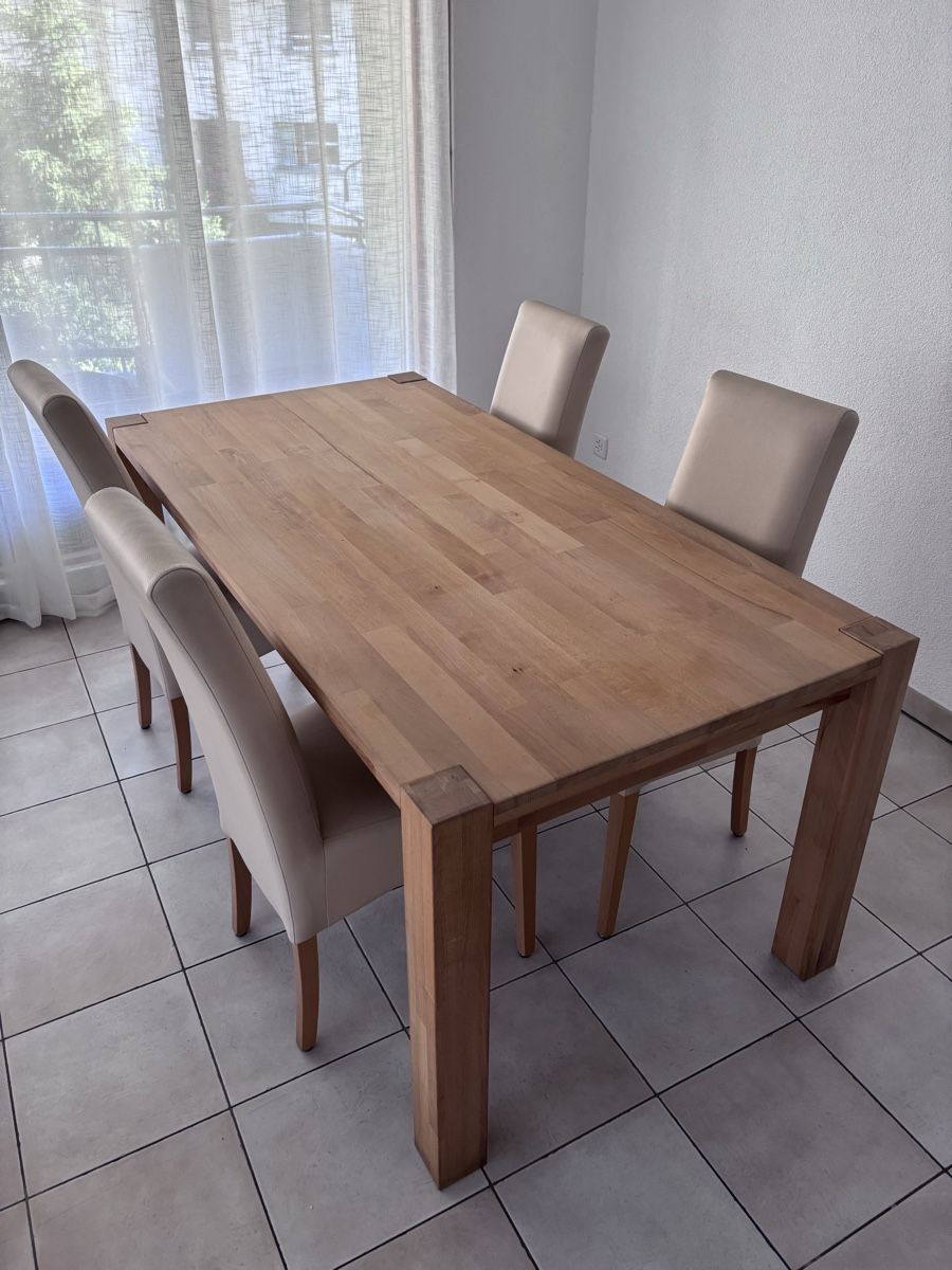Set di tavolo e panche: Holztisch inkl. 4 Stühlen – Usato da Wettingen venduto da dompromillo