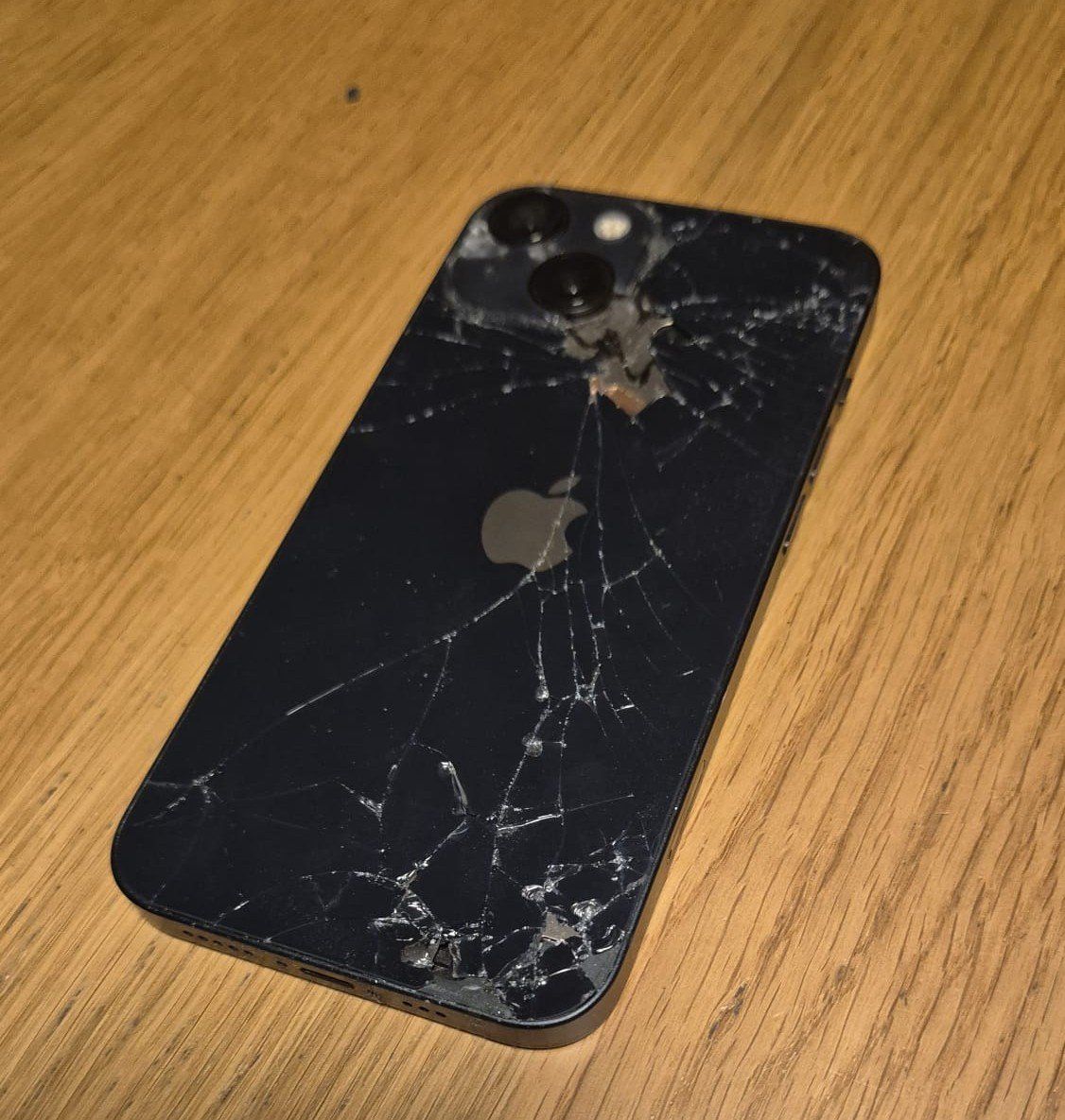 Apple Telefoni cellulari / Smartphones: iPhone 13 black, 256 GB – Difettoso da Winterthur venduto da Panterro 4