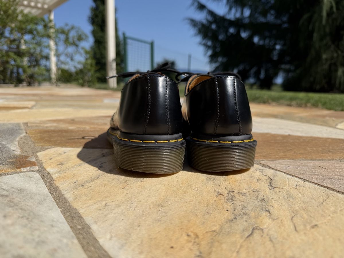Dr. Martens Herrenschuhe: Dr. Martens basses noires, taille 38 – Gebraucht aus Founex von Hyrienne 3