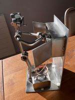 Metallfigur aus Schrauben und Muttern gebraucht