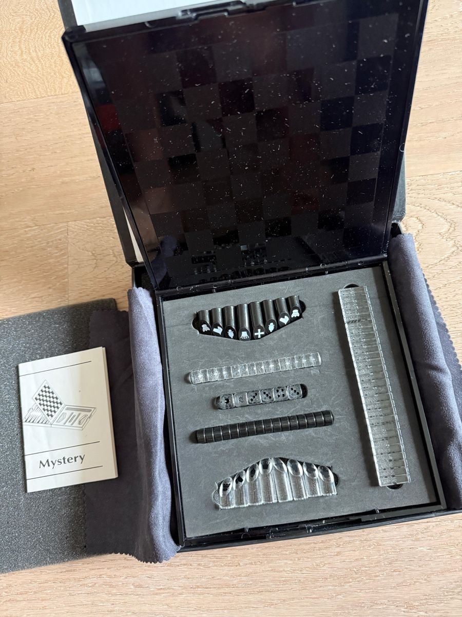 Giochi: Edles Schachspiel / Backgammon – Nuovo e nell'imballaggio originale da Zürich venduto da skoll7