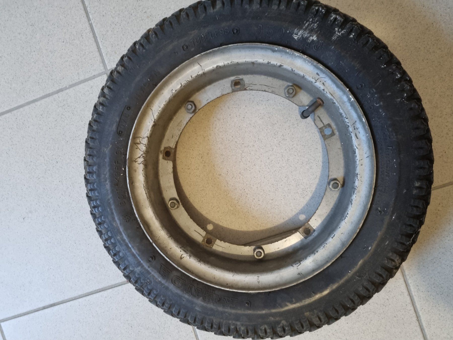 Vespa Pneumatici & Ruote complete: Vespa Reserve Rad – Difettoso da Wädenswil venduto da Patriots 3