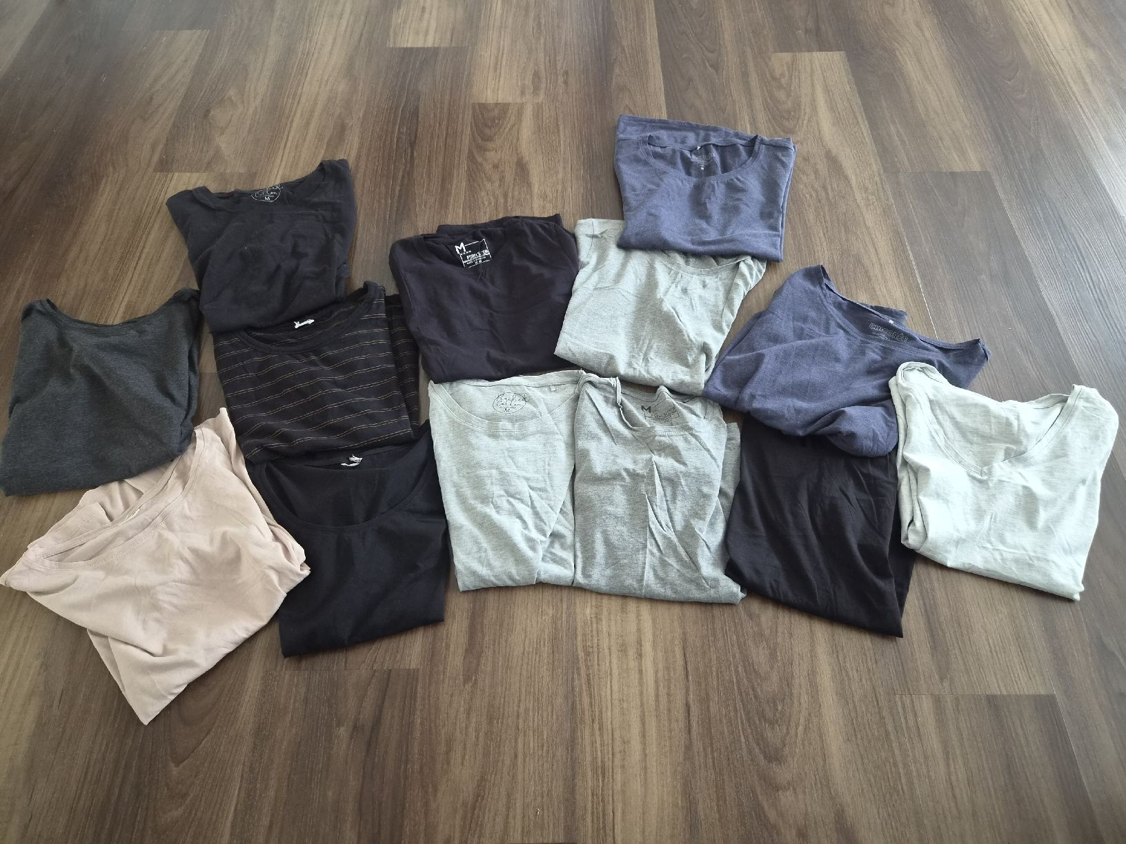 Lotti di vestiti: 13 Shirts Basic Grösse M  – Usato da Altishofen venduto da tammy05