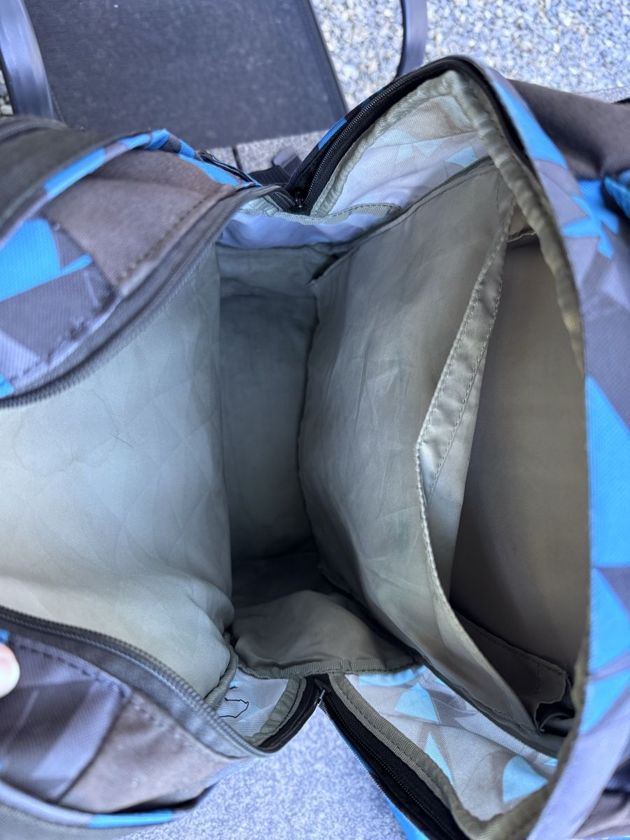 Satch Sacs & sacs à dos: Satch Rucksack blue triangle mit Regenschutz  – D'occasion à Niederbüren par Oetschli 4