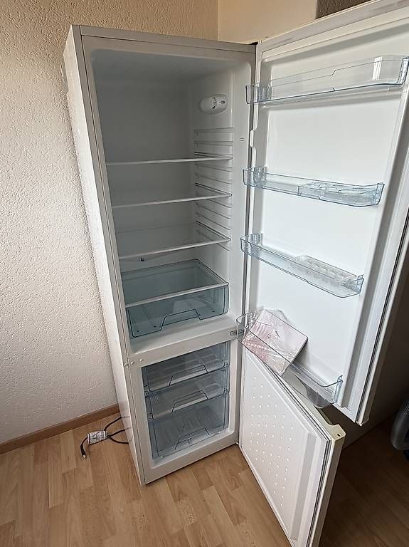 Frigoriferi: Kühlschrank mit TK – Usato da Amriswil venduto da Real01 1
