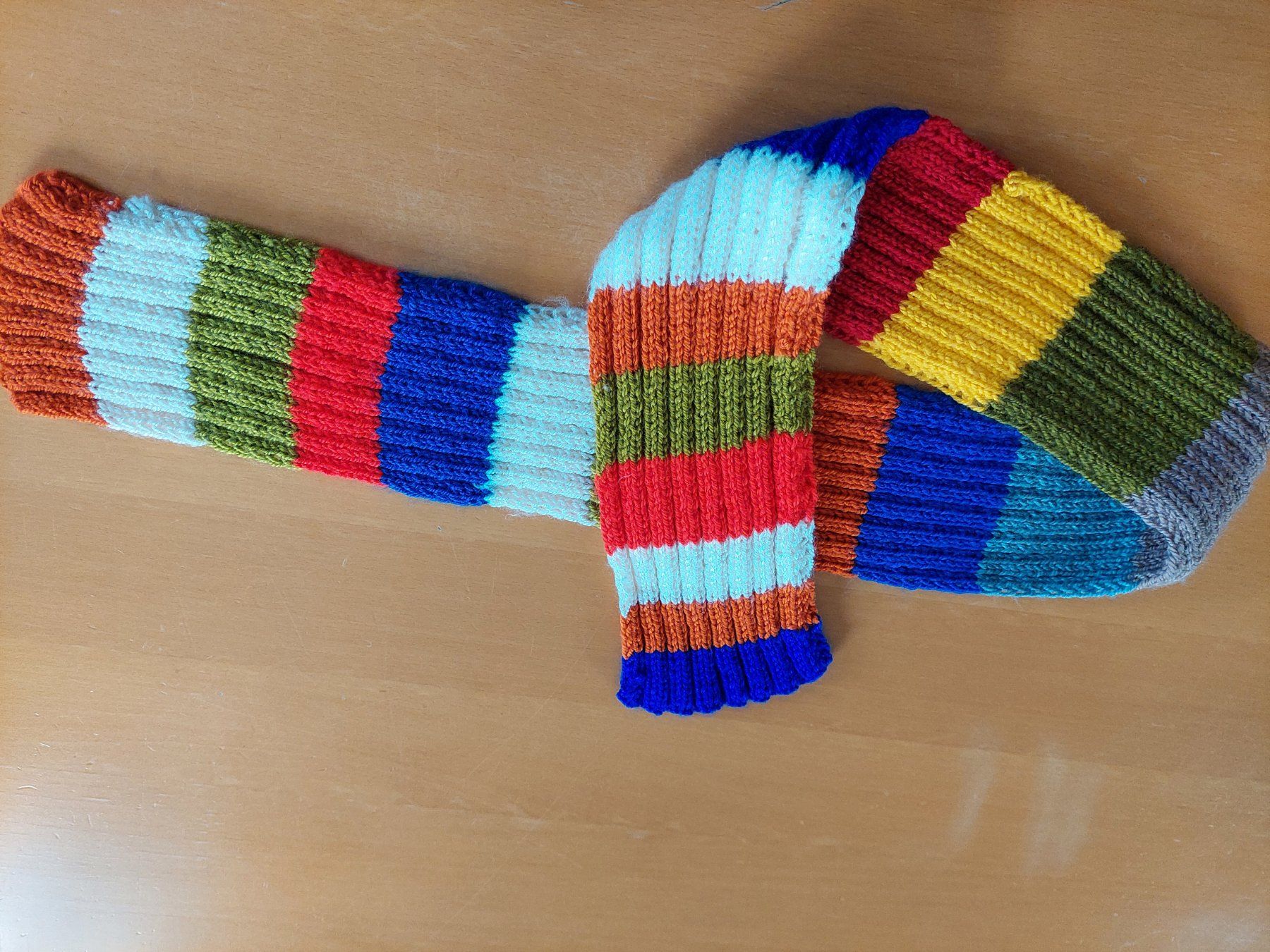 Foulard & Sciarpe: Handgemachter Gestrickter Schal – Usato da Zürich venduto da meymano 2