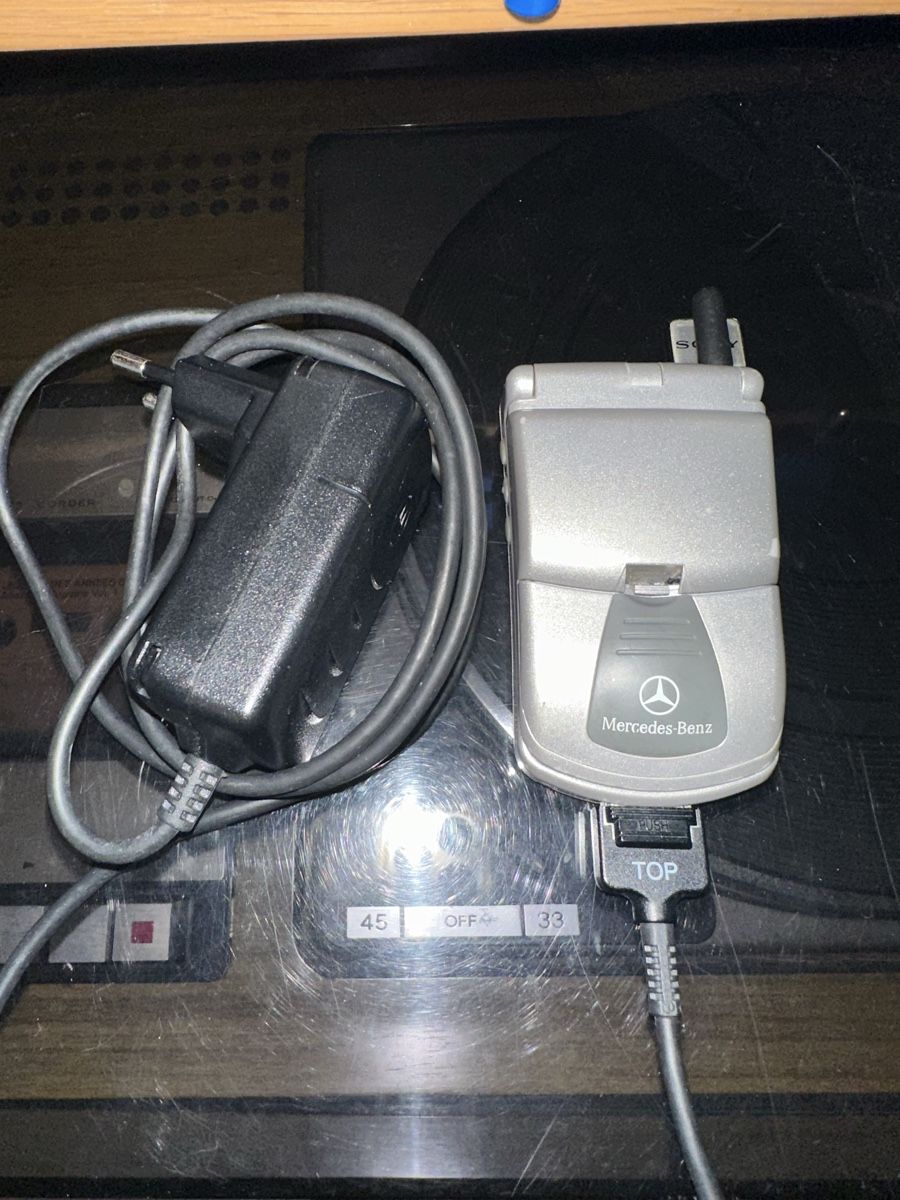 Motorola Telefoni: Mercedes benz téléphone – Usato da Onex venduto da rya_5brm 4
