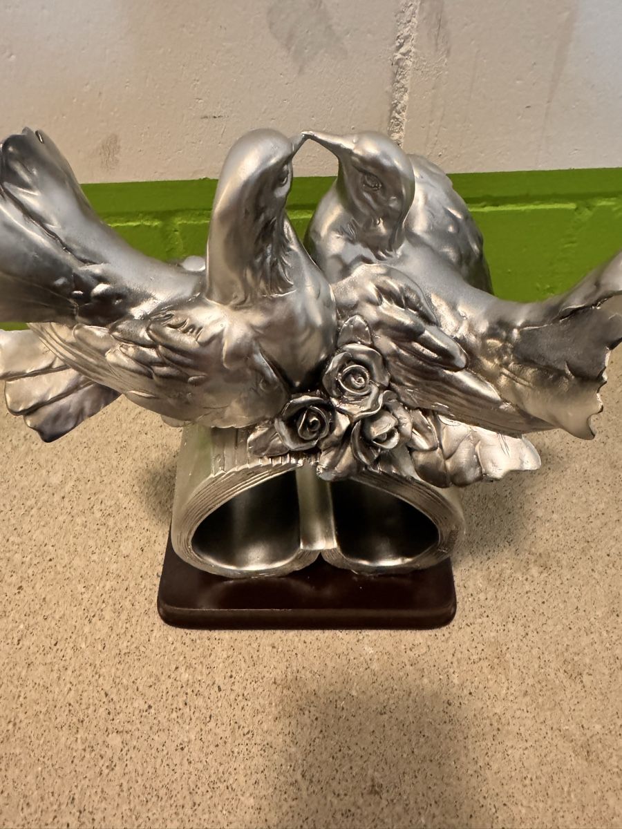 Statuette: Silberfarbene Taubenfigur, Dekoration – Nuovo (secondo la descrizione) da Galgenen venduto da syl_7y9c 3