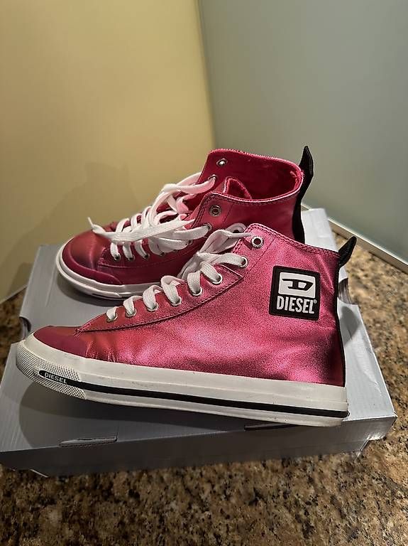 Diesel Scarpe da donna: Scarpe DIESEL rosa – Usato da Claro venduto da fru_fn7k 4