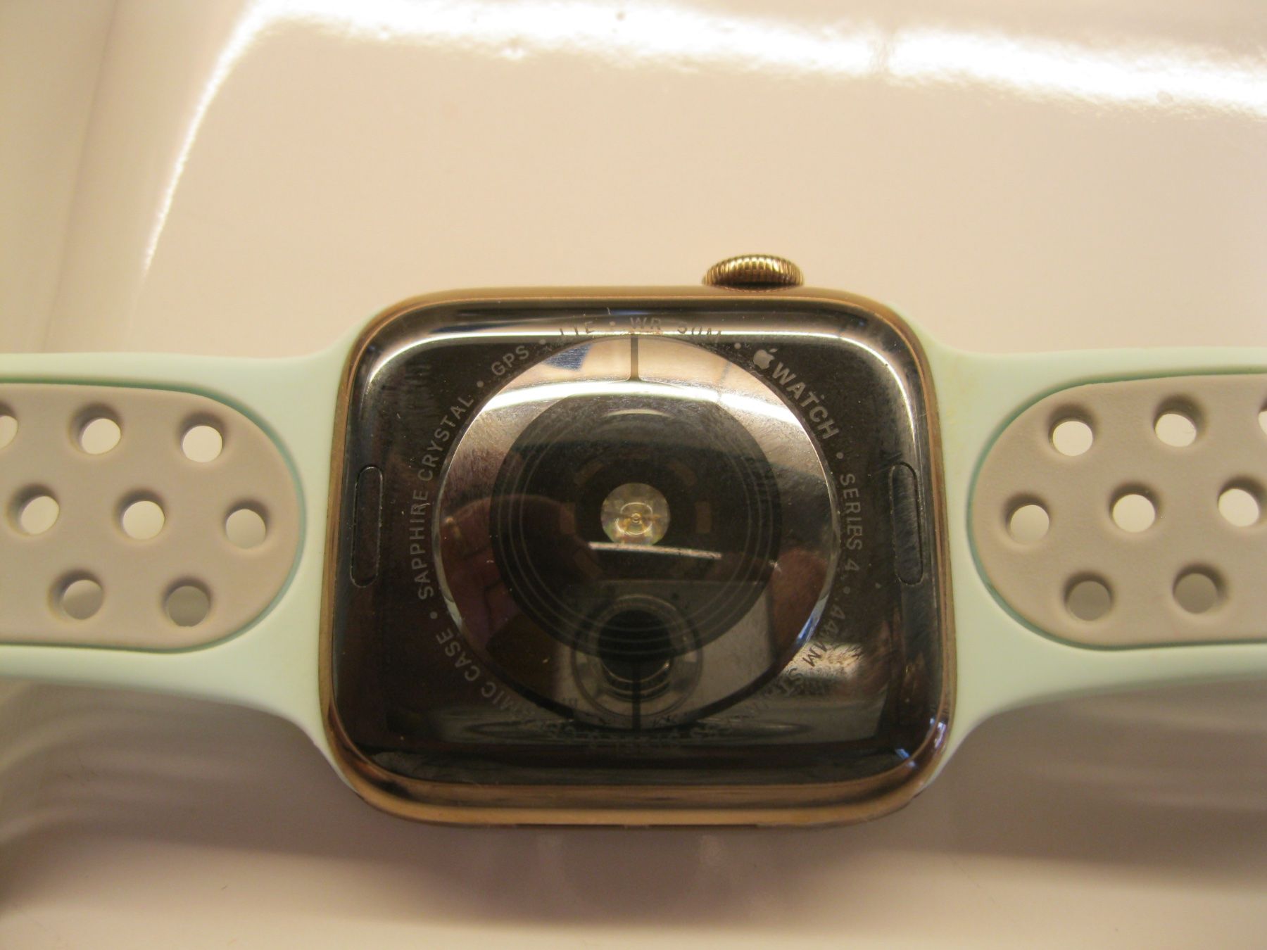 Apple Smartwatch: Goldene Apple Watch – Usato da Roggwil BE venduto da Figther1 1