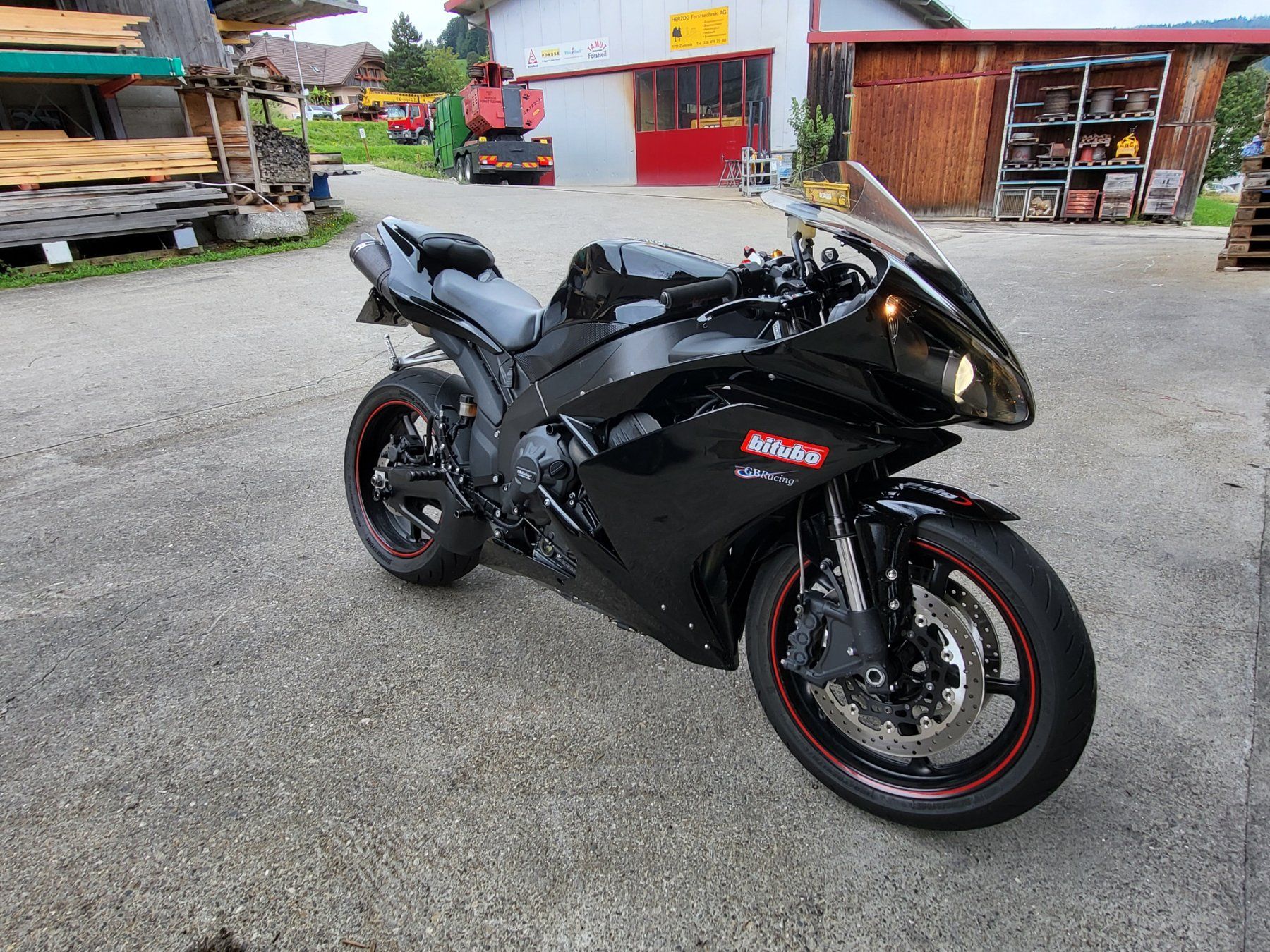 Yamaha Strada: Yamaha R1 RN19, Top Zustand – Usato da Schwarzsee venduto da dusteer