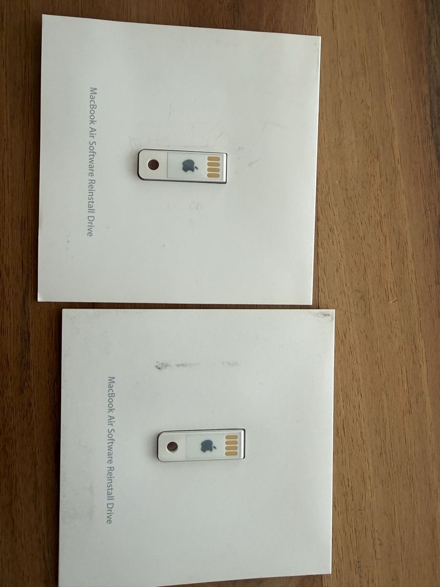 Apple Software: 2 x Original Apple USB-Installati – Nuovo e nell'imballaggio originale da zürich venduto da Saemi27 1