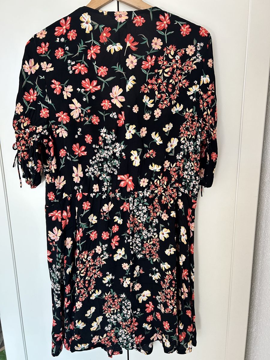 H&M Robes: Kleid Blumenmuster vom H&M Gr.44 – Neuf (Voir description) à Obfelden par JackyRot 2