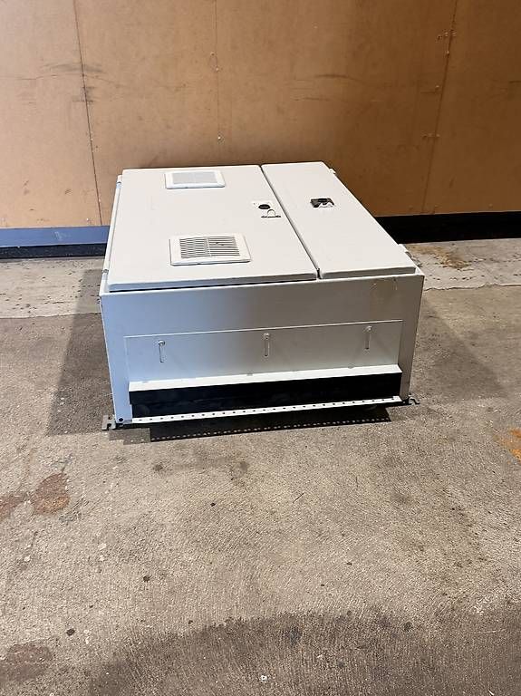 Alimentazione elettrica: Elektro Schaltschrank – Usato da Ufhusen venduto da E30is 1