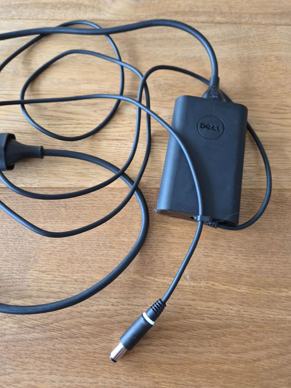 Dell Ladegerät: DELL Laptop Ladegerät 65W AC-Netzteil – Gebraucht aus Wädenswil von ky_109 2