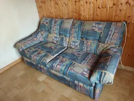 Zweisitzer Bettsofa gemustert blau mehrfarbig