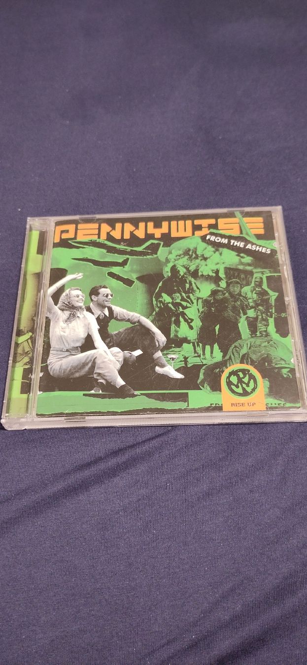 CD: Pennywise - From the Ashes – Usato da Zürich venduto da Heldel