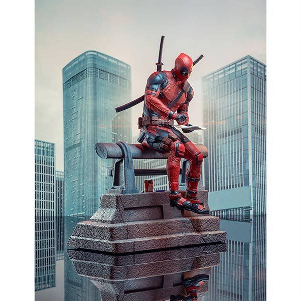 Marvel Figuren: Marvel Movie Premier Collection: Deadpool - Statue - 25 cm – Neu und originalverpackt aus Zofingen von ActionSpielzeug 2