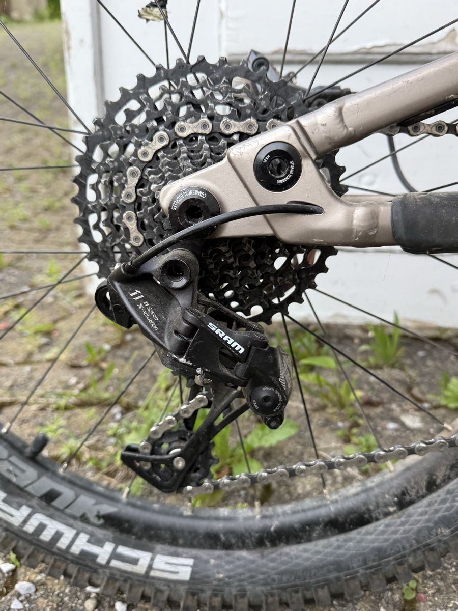 Commencal Biciclette: Commencal Clash 24 Zoll Fully (Kinder) – Usato da Zürich venduto da cinnamonis 1