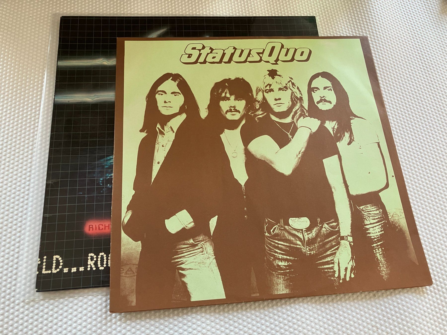 Dischi in vinile: Status Quo – Usato da Aarwangen venduto da Jukebox3 3