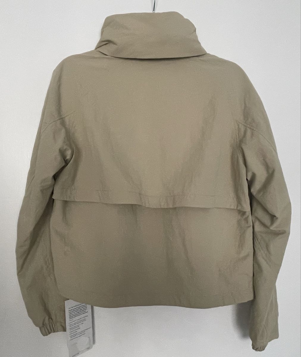 Lululemon Giacche: Lululemon Always Effortless waterproof jacket - small – Nuovo e nell'imballaggio originale da Embrach venduto da lau_2gtp 9